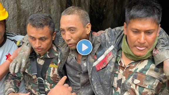Nepal Flood Rescue Operation Hydropower Tunnel | Rescue Workers Saving Flood Survivors In Nepal | नेपाळ महापूर बचाव कार्य रेस्क्यू | नेपाळ जलविद्युत प्रकल्पातून जीवित सुटका