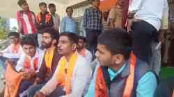 पालकांना बोलावल्याच्या धास्तीने साताऱ्यात विद्यार्थिनीची आत्महत्या; विद्यार्थ्यांकडून तीव्र संताप, अभाविपचे आंदोलन