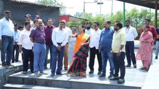 Thane Mayor Sharmila Pimpolkar inspecting Ganesh Visarjan Ghat preparations | Thane Municipal Corporation TMC Ganeshotsav artificial lakes arrangements | Masunda Talao Rayladevi Guymukh Visarjan Ghat deadline 13 September | Thane news TMC idol immersion tanks in housing societies
