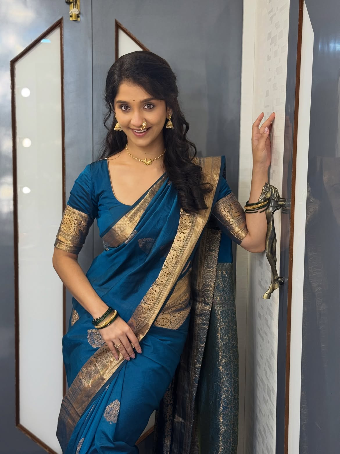 Shivani Sonar bold look
