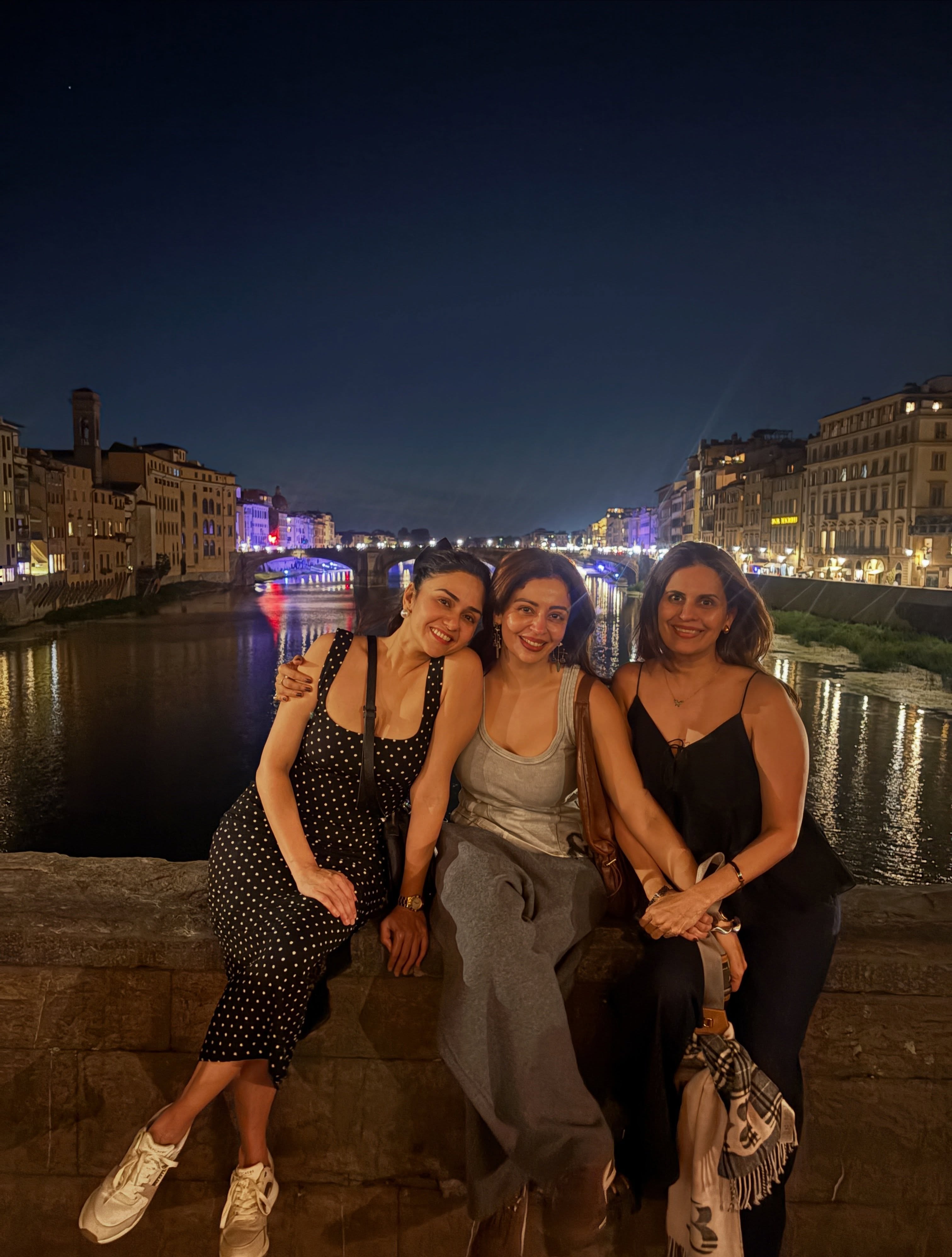 Amruta Khanvilkar Neha Pendse Sonali Khare Italy Vacation