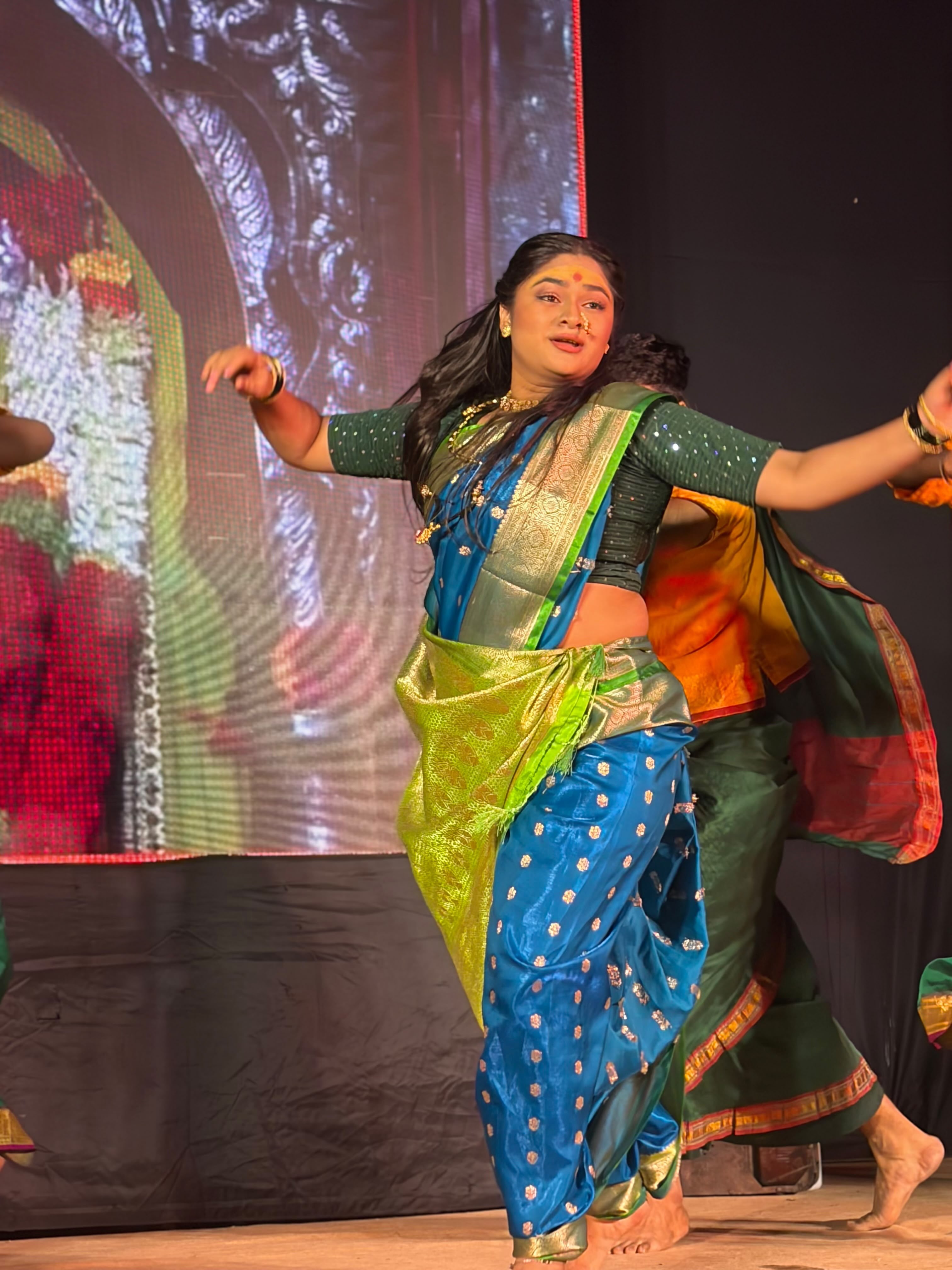 Bhumija Patil Dance Banubai Look Viral