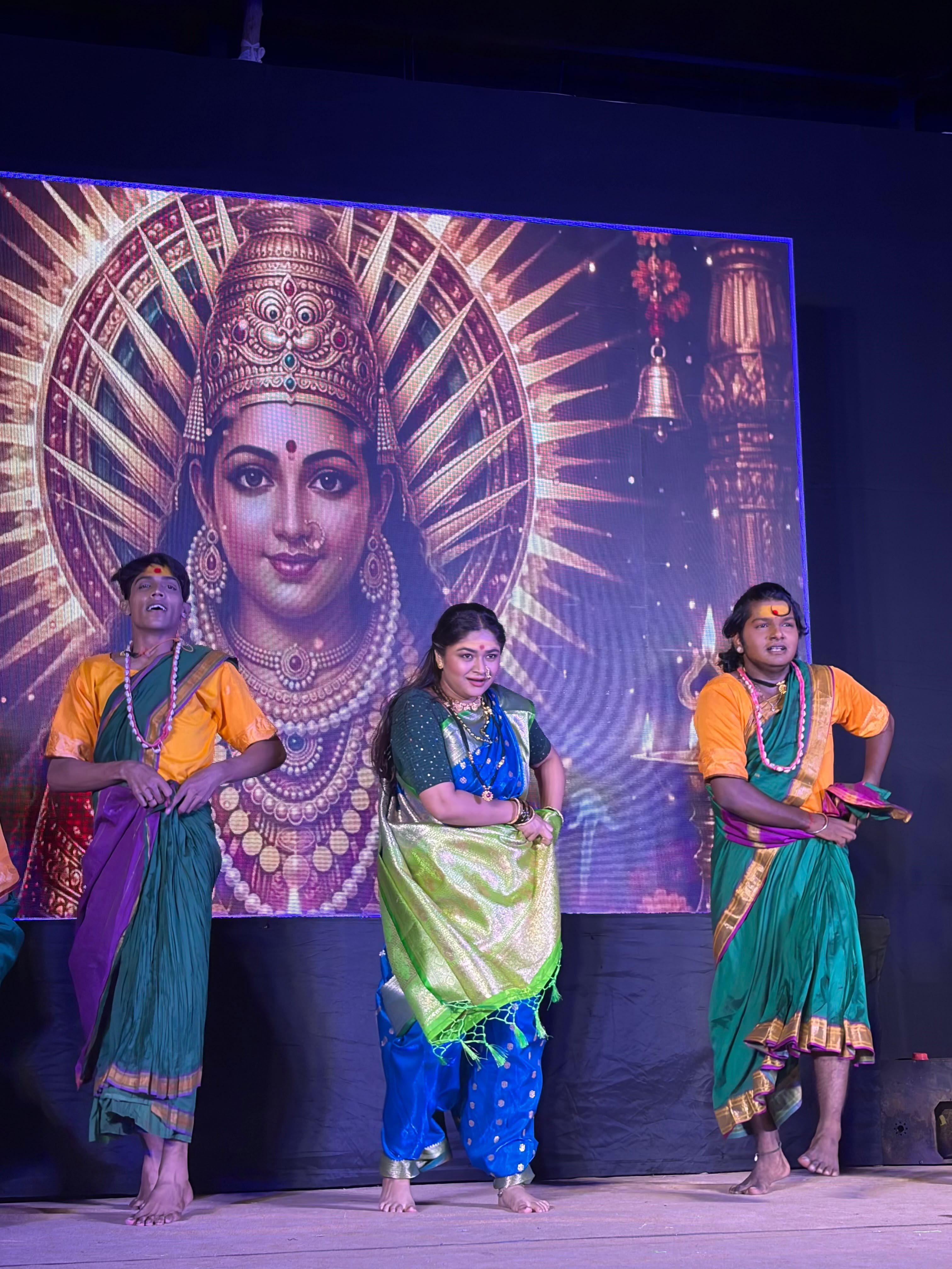 Bhumija Patil Dance Banubai Look Viral