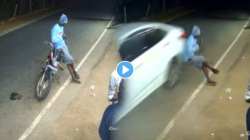 ‘देव तारी त्याला कोण मारी’; भरधाव कारने बाईकला उडवलं, तरी तरुण सुखरूप! VIDEO व्हायरल
