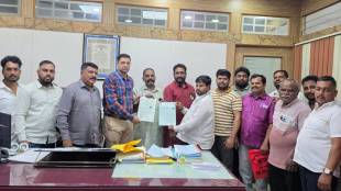 Pimpri Hawkers Certificate Distribution PCMC | Pimpri Chinchwad Street Vendor Zone Court Order | PCMC Deputy Commissioner Sitaram Bahure | Ganesh Yadav Lokpattra Report Pimpri Chinchwad 2026