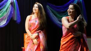 Photos : ‘आजचा रंग वगैरे म्हणणार नाही…’; नवरात्रीनिमित्त सोनाली कुलकर्णीचं नारिंगी साडीत फोटोशूट