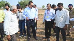 डोक्यावर ६ लाखांचे कर्ज, हातात करपलेली पिके;  केंद्रीय पथकासमोर सोलापूरच्या शेतकऱ्याने मांडली व्यथा