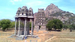 भारतातील अप्रतिम खांबांची मंदिरे; वास्तुकलेचा अद्भूत वारसा जपणाऱ्या ६ दुर्लक्षित वास्तू