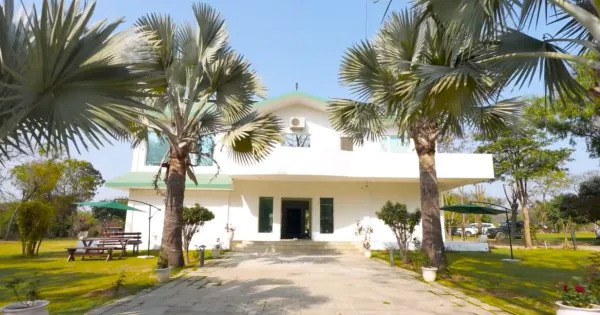 Mika Singh Delhi Farmhouse