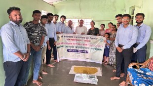 biofertilizers farming demonstration | karjat tamnath farmer training | dapoli krishi vidyapeeth students | organic farming maharashtra news