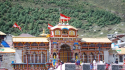 “शंख हाडापासून बनलेला असतो”, बद्रीनाथ धामातील वादावरून राजकारण; भाजपा मंत्र्याच्या वक्तव्यानंतर काँग्रेस आक्रमक!