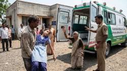 ‘सांभाळता येत नसेल तर मुलांना जन्म का दिला?’, बीडमध्ये डिझेलसाठी पैसे नसल्यानं आजारी मुलीला रुग्णवाहिकेतून उतरवलं