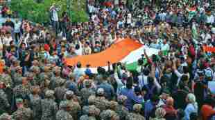 delhi connaught place protest | election commission of india controversy | abhijeet-dipke detained delhi police | neha bora aisa protest central park