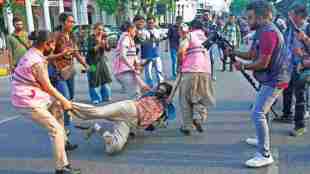 Delhi Jantar Mantar protest | Neha Bora detained by Delhi Police | CJP election commissioner resignation protest | Delhi Police action on protesters