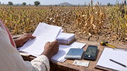 पीक पंचनाम्यांच्या कागदपत्रांसाठी राहाता तालुक्यातील शेतकऱ्यांची धावाधाव