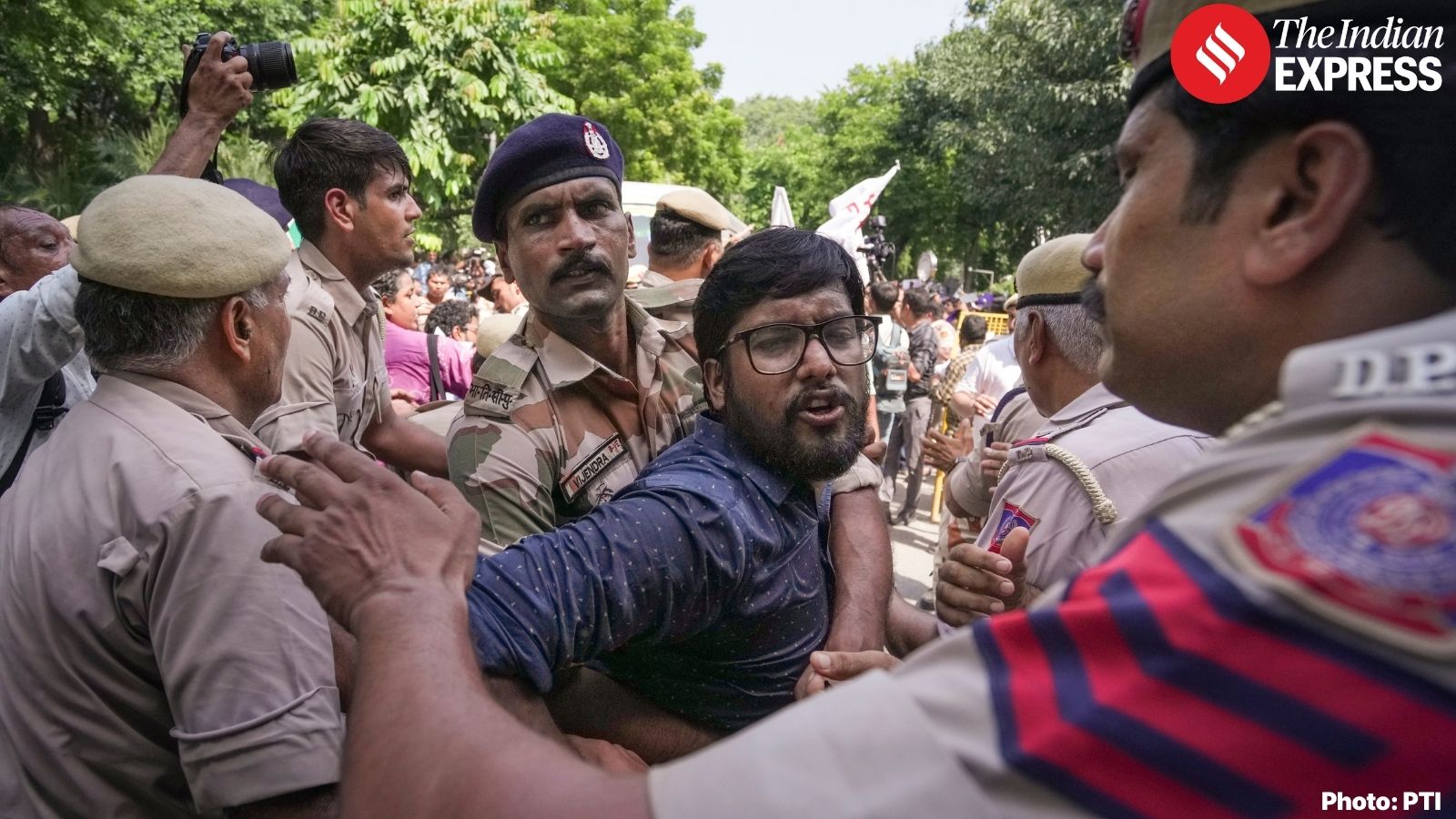 Police have been preventing protesters from moving towards the Parliament Street and the Jantar Mantar area