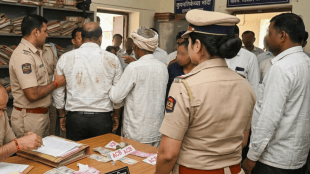 Jalgaon Yaval Talathi Bribery Arrest | ACB Trap Yaval Talathi Shailesh Zote Faizpur | जळगाव यावल तलाठी लाच अटक एसीबी | आमोदा तलाठी शैलेश झोटे लाचलुचपत कारवाई