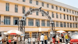 ICU beds in Sassoon Hospital : हेल्पलाईन सुरु करुनही ससुनच्या आयसीयू विभागातील बेडची प्रतिक्षा संपेना…हेल्पलाइनला अल्प प्रतिसाद; बेड अभावी रुग्णांचे हाल