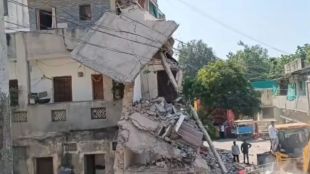 Akola Building Collapse Rescue | Akola Rajputpura Dangerous Building Collapse News | अकोला इमारत दुर्घटना रजपुतपुरा | अकोला महापालिका धोकादायक इमारती कारवाई