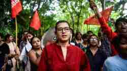 ‘इंडिया’ आघाडीच्या दिल्लीतील मोर्चामध्ये नेहा बोरा केंद्रबिंदू; ‘आप’ आणि ‘सीजेपी’ची मोर्च्याकडे पाठ