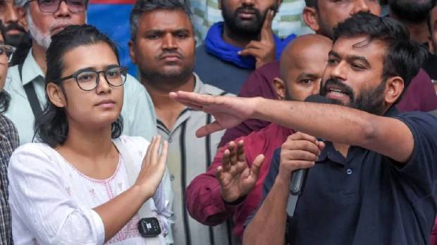 Neha Bora Released Delhi Police protest update | Abhijeet Dipke court hearing SEM arrest | नेहा बोरा दिल्ली पोलीस सुटका आंदोलन | अभिजित दीपके बीएनएसएस कारवाई न्यायालयीन कोठडी
