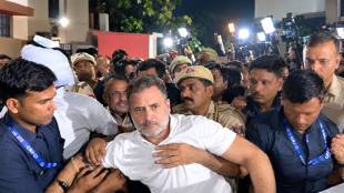 Rahul Gandhi Priyanka Gandhi Detained by Delhi Police during protest | Opposition leaders protest against Election Commission near Akashvani Bhawan